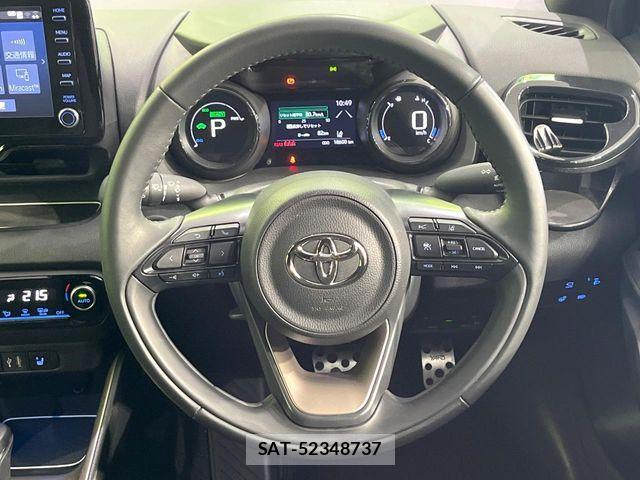 Toyota YARIS 2023-10 6818324-10