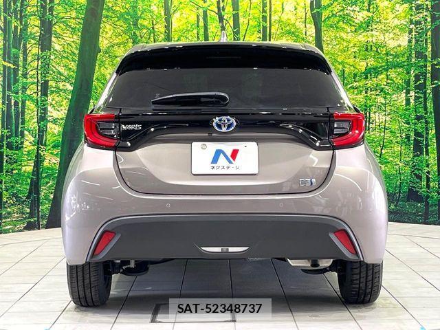 Toyota YARIS 2023-10 6818324-14