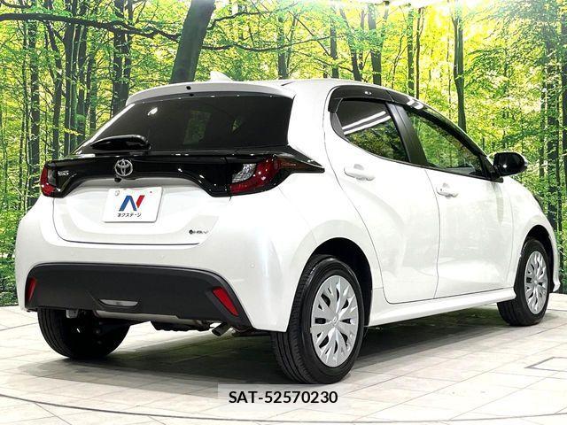 Toyota YARIS 2024-08 6916109-17