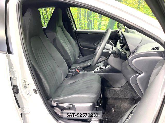 Toyota YARIS 2024-08 6916109-8