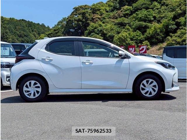 Toyota YARIS 2024-08 6916114-10