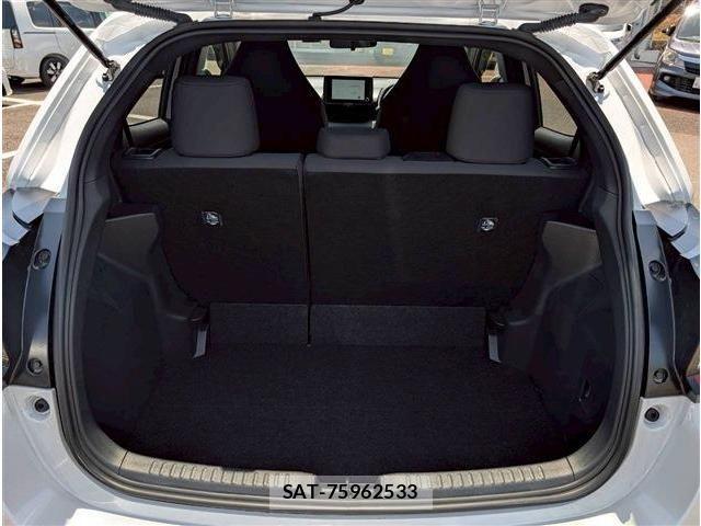 Toyota YARIS 2024-08 6916114-16