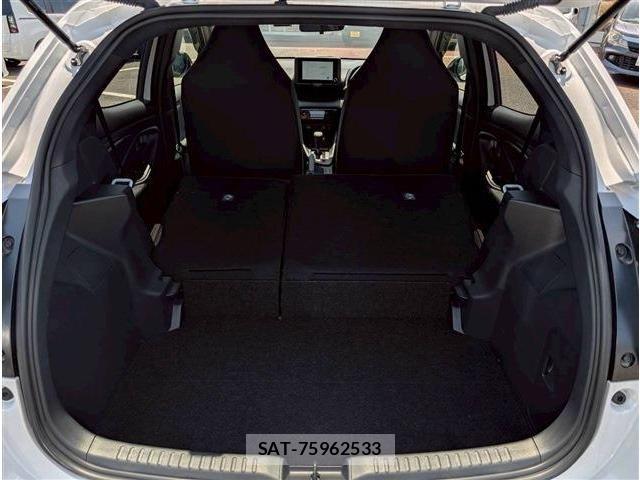 Toyota YARIS 2024-08 6916114-17