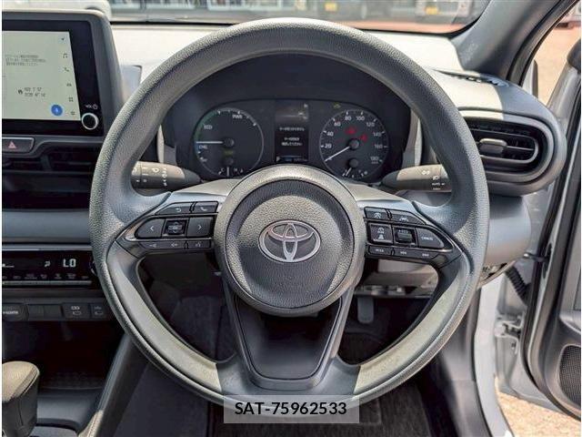 Toyota YARIS 2024-08 6916114-18