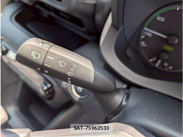 Toyota YARIS 2024-08 6916114-21