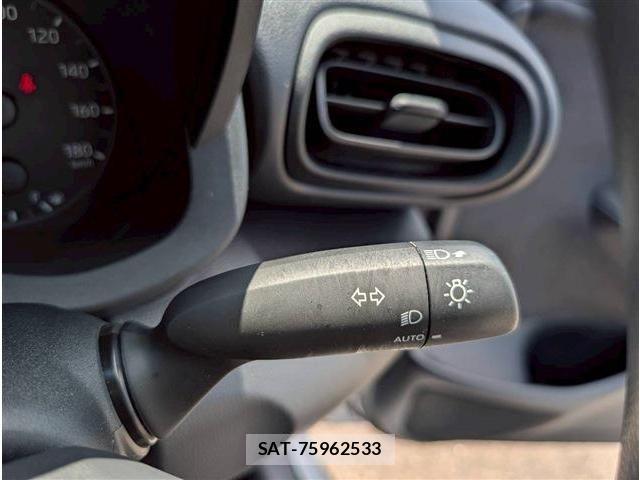 Toyota YARIS 2024-08 6916114-22