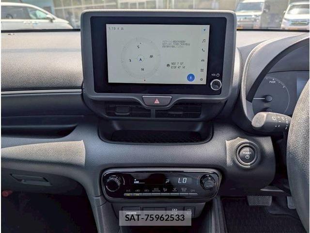 Toyota YARIS 2024-08 6916114-25