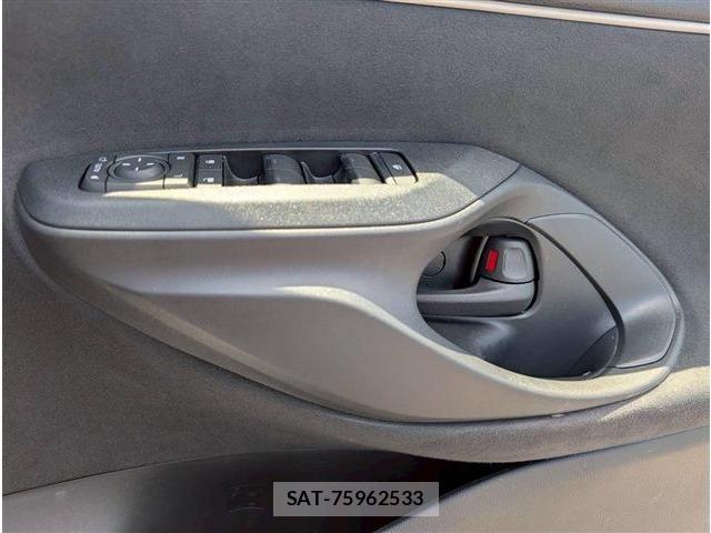 Toyota YARIS 2024-08 6916114-28