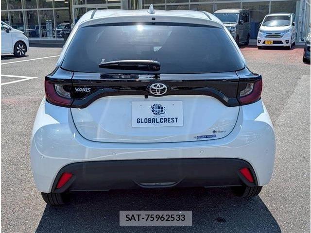 Toyota YARIS 2024-08 6916114-7
