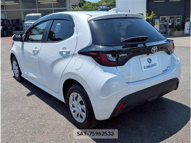 Toyota YARIS 2024-08 6916114-8