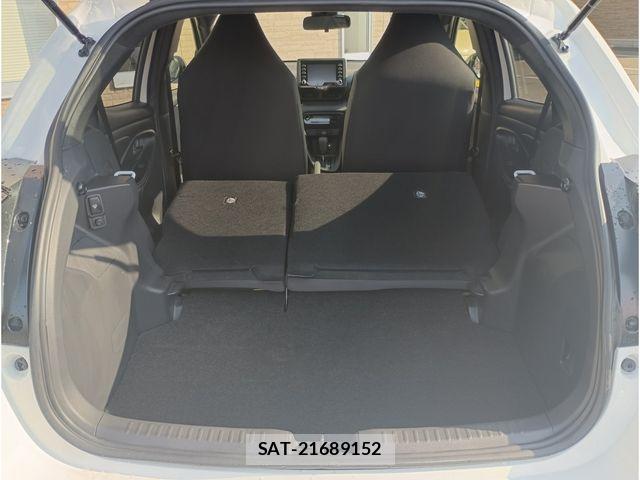 Toyota YARIS 2023-04 6916116-3