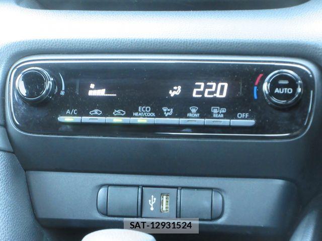Toyota YARIS 2023-08 6916113-10