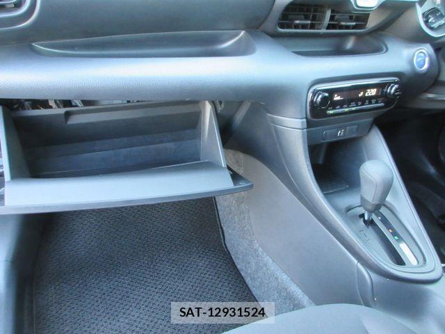 Toyota YARIS 2023-08 6916113-11