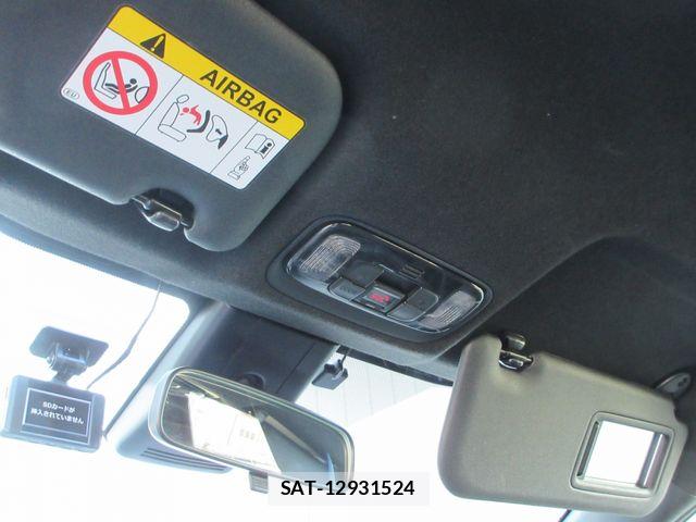 Toyota YARIS 2023-08 6916113-12