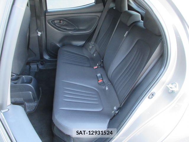 Toyota YARIS 2023-08 6916113-13