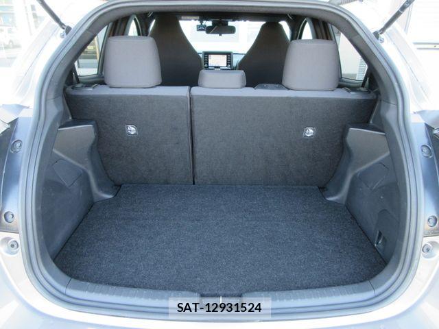 Toyota YARIS 2023-08 6916113-15