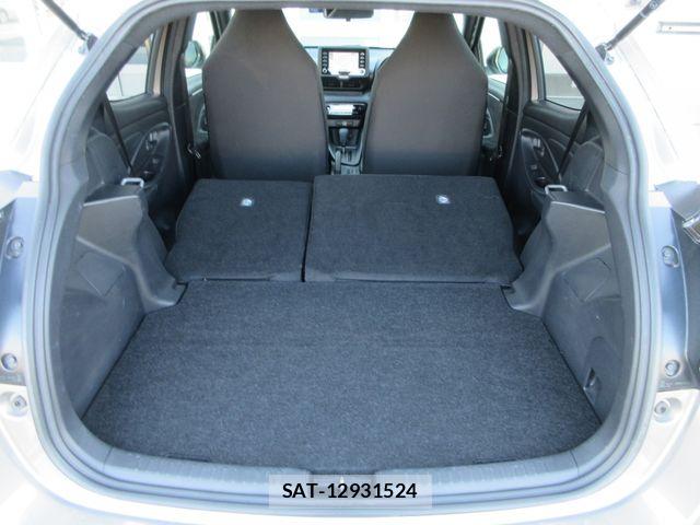 Toyota YARIS 2023-08 6916113-16