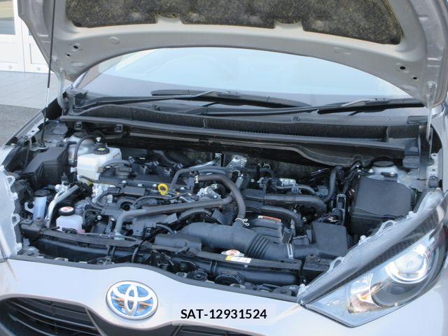 Toyota YARIS 2023-08 6916113-19