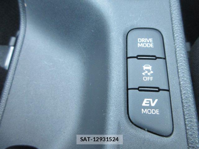 Toyota YARIS 2023-08 6916113-27