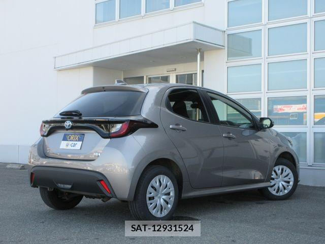 Toyota YARIS 2023-08 6916113-2