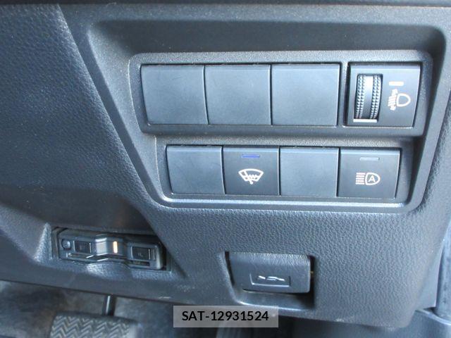 Toyota YARIS 2023-08 6916113-4