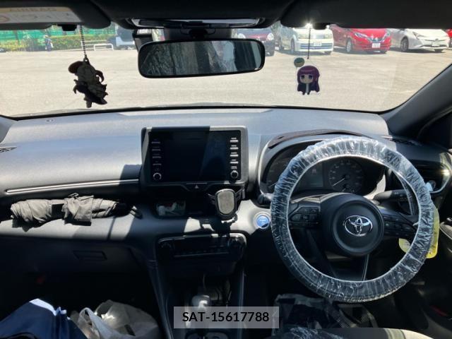 Toyota YARIS 2020-07 6916121-14