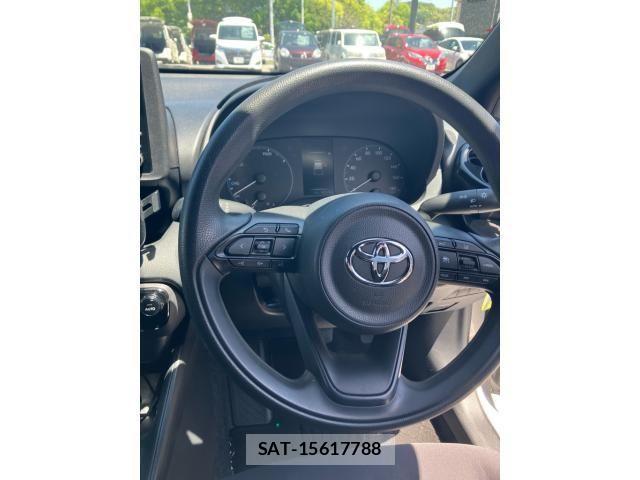 Toyota YARIS 2020-07 6916121-16