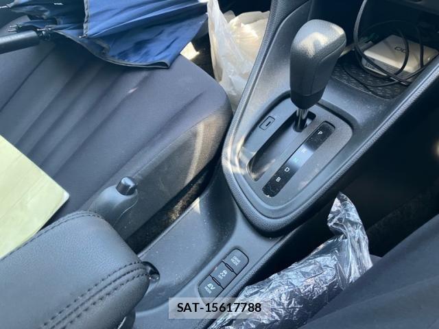 Toyota YARIS 2020-07 6916121-22
