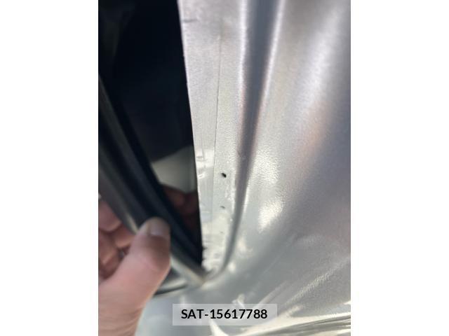 Toyota YARIS 2020-07 6916121-26