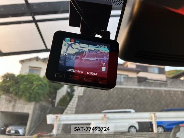 Toyota YARIS 2020-08 6999370-19