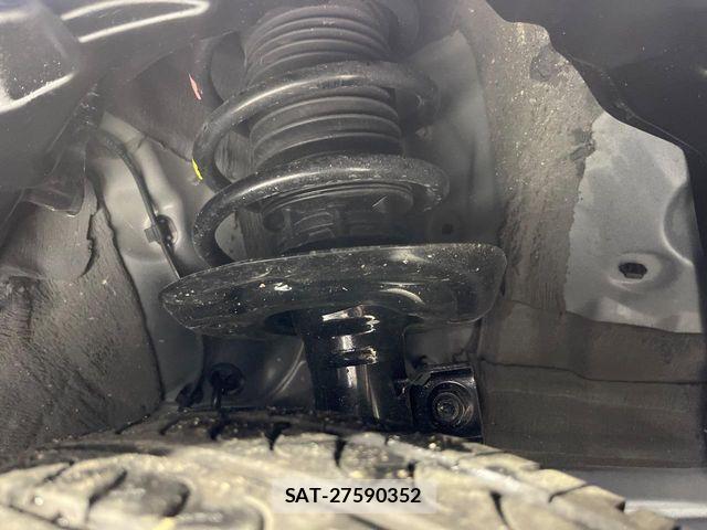Toyota YARIS 2021-09 6999362-19