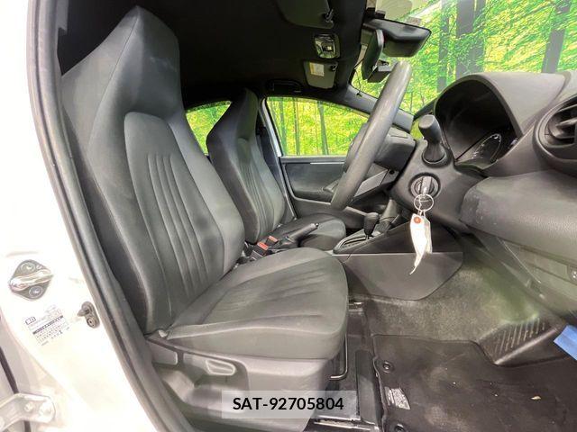 Toyota YARIS 2023-04 6999364-7