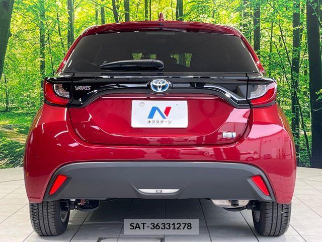 Toyota YARIS 2022-05 7061579-14