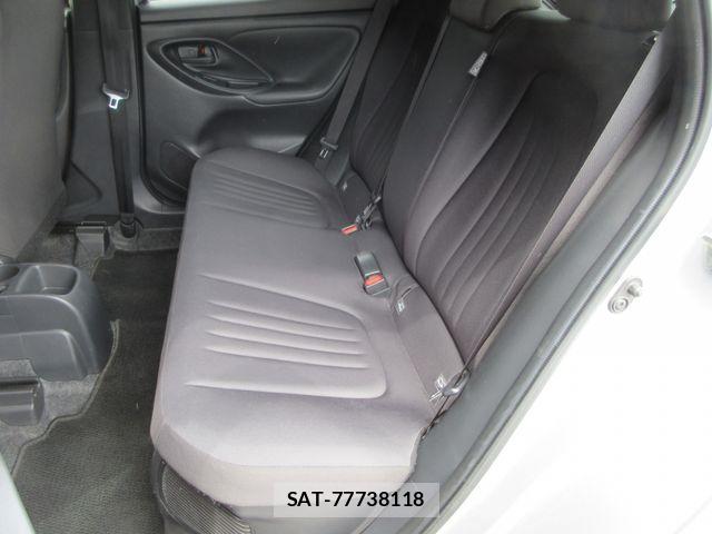 Toyota YARIS 2023-08 7061580-13