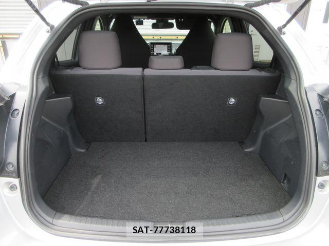 Toyota YARIS 2023-08 7061580-14