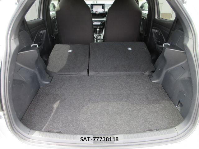 Toyota YARIS 2023-08 7061580-15