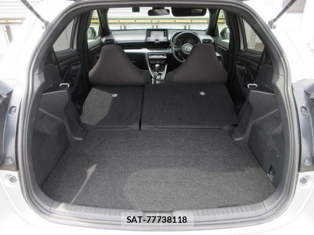 Toyota YARIS 2023-08 7061580-17