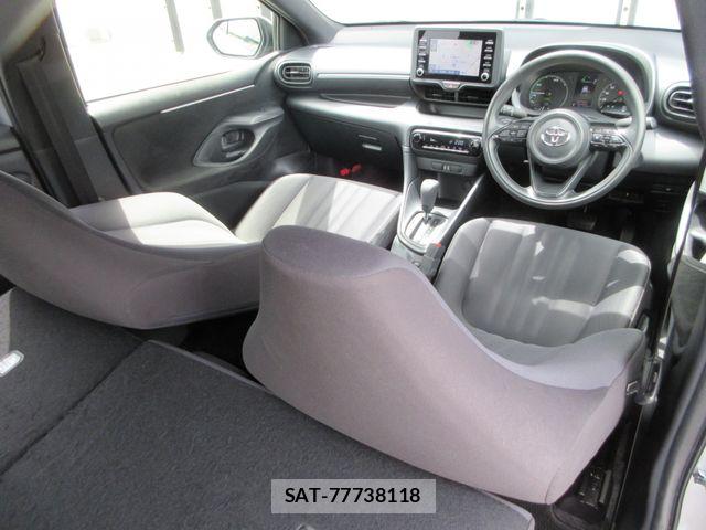 Toyota YARIS 2023-08 7061580-18