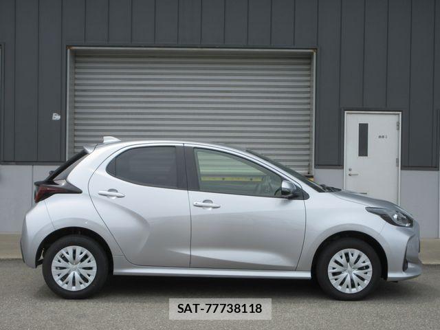 Toyota YARIS 2023-08 7061580-21