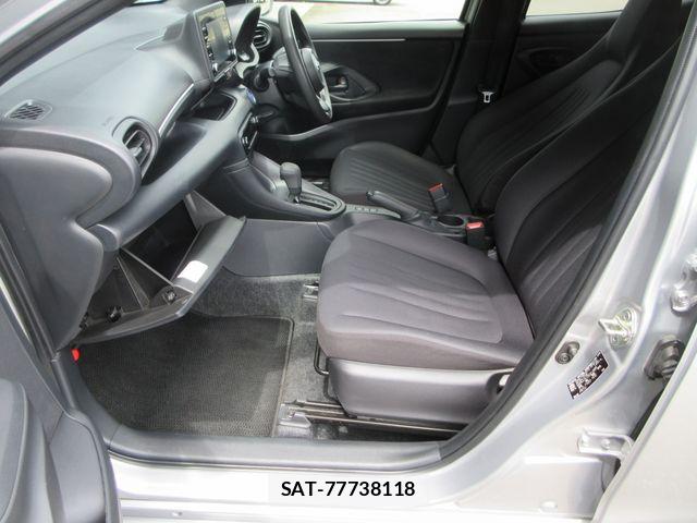 Toyota YARIS 2023-08 7061580-27