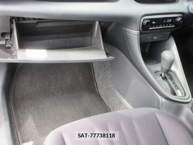 Toyota YARIS 2023-08 7061580-28