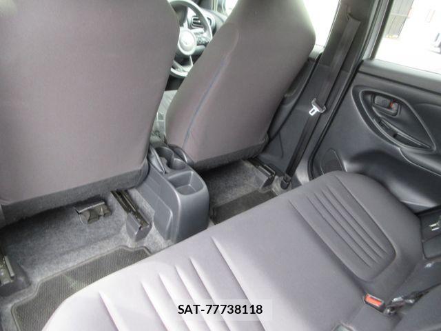 Toyota YARIS 2023-08 7061580-29