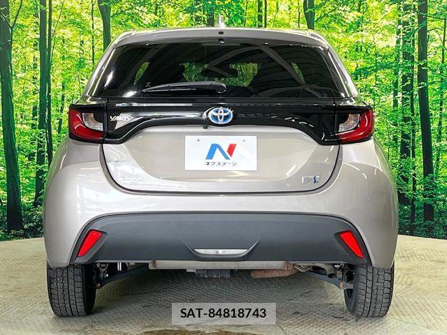 Toyota YARIS 2023-04 7061582-15