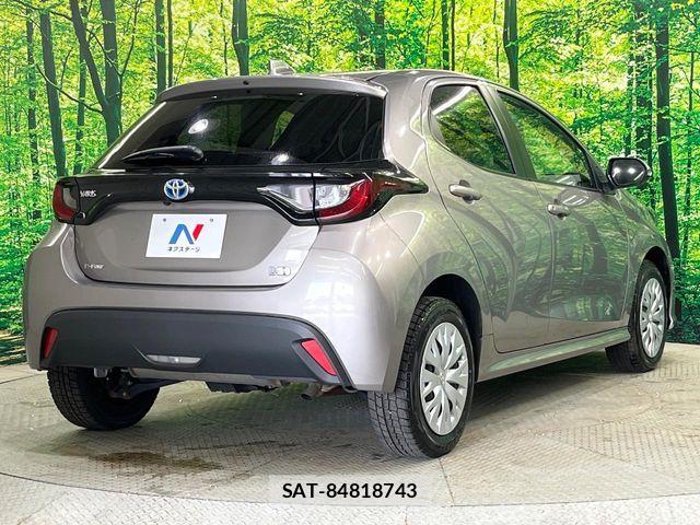 Toyota YARIS 2023-04 7061582-17