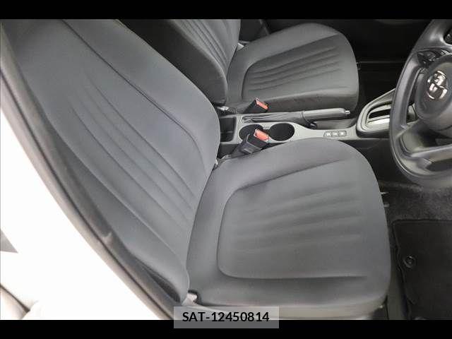Toyota YARIS 2021-01 7061584-10