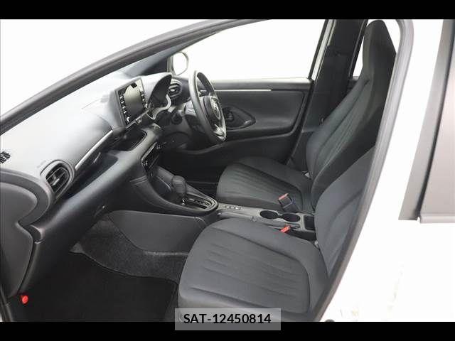 Toyota YARIS 2021-01 7061584-11