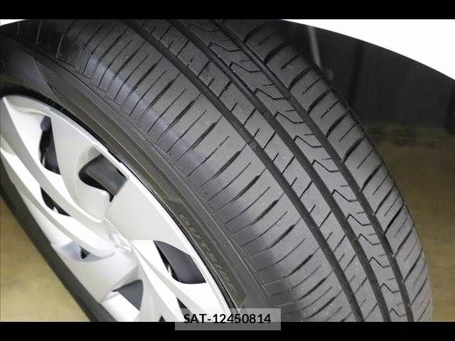 Toyota YARIS 2021-01 7061584-23