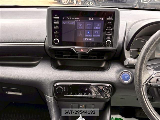 Toyota YARIS 2023-03 7061581-23