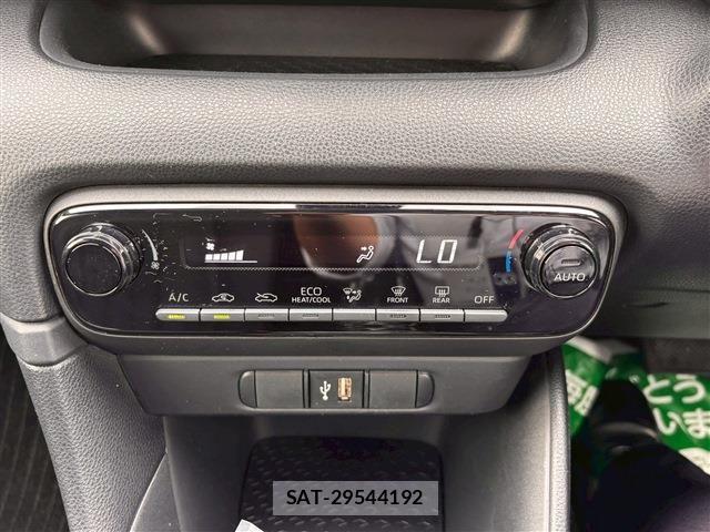 Toyota YARIS 2023-03 7061581-25