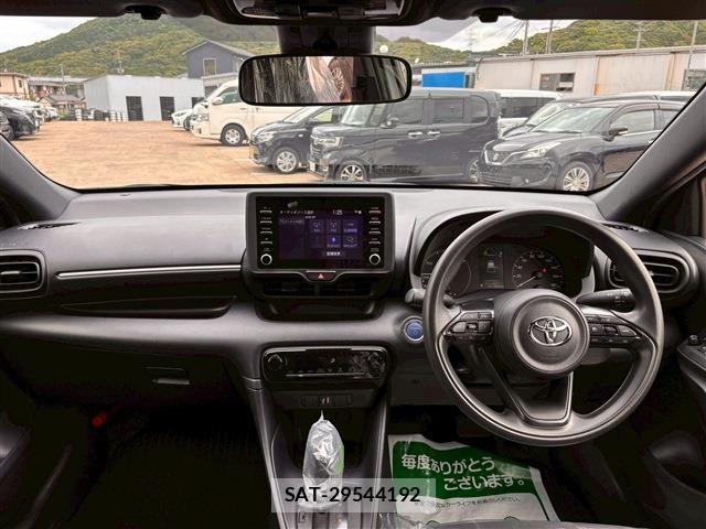 Toyota YARIS 2023-03 7061581-2
